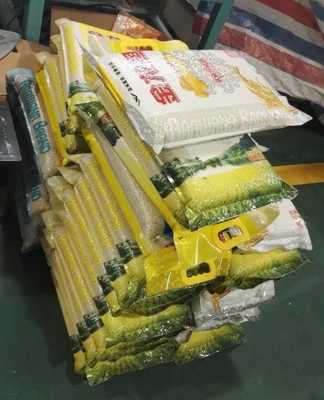 Mesin Pengemas Gandum Gandum Sepenuhnya Otomatis AC380V 2.5KG CCPIT