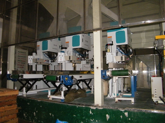 0.5Mpa 15kg Berat Filler Pouch Beans Packaging Machine Kontrol PLC
